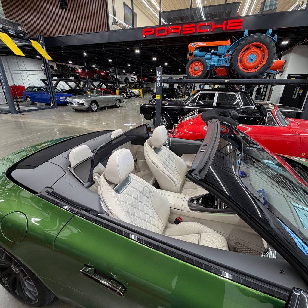 Photo 11 of this MERCEDES-BENZ SL-CLASS