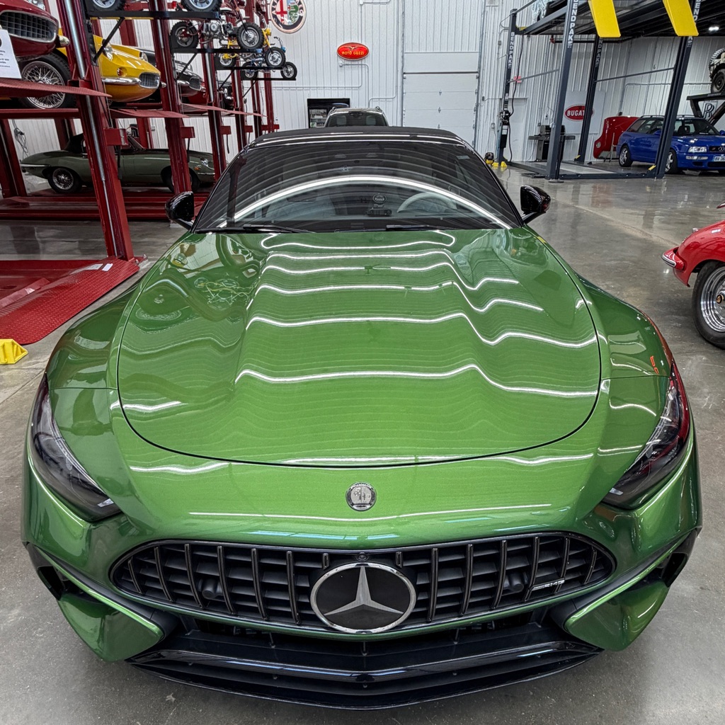 Photo 8 of this MERCEDES-BENZ SL-CLASS