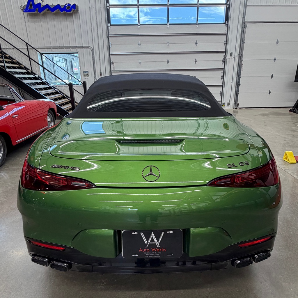 Photo 9 of this MERCEDES-BENZ SL-CLASS