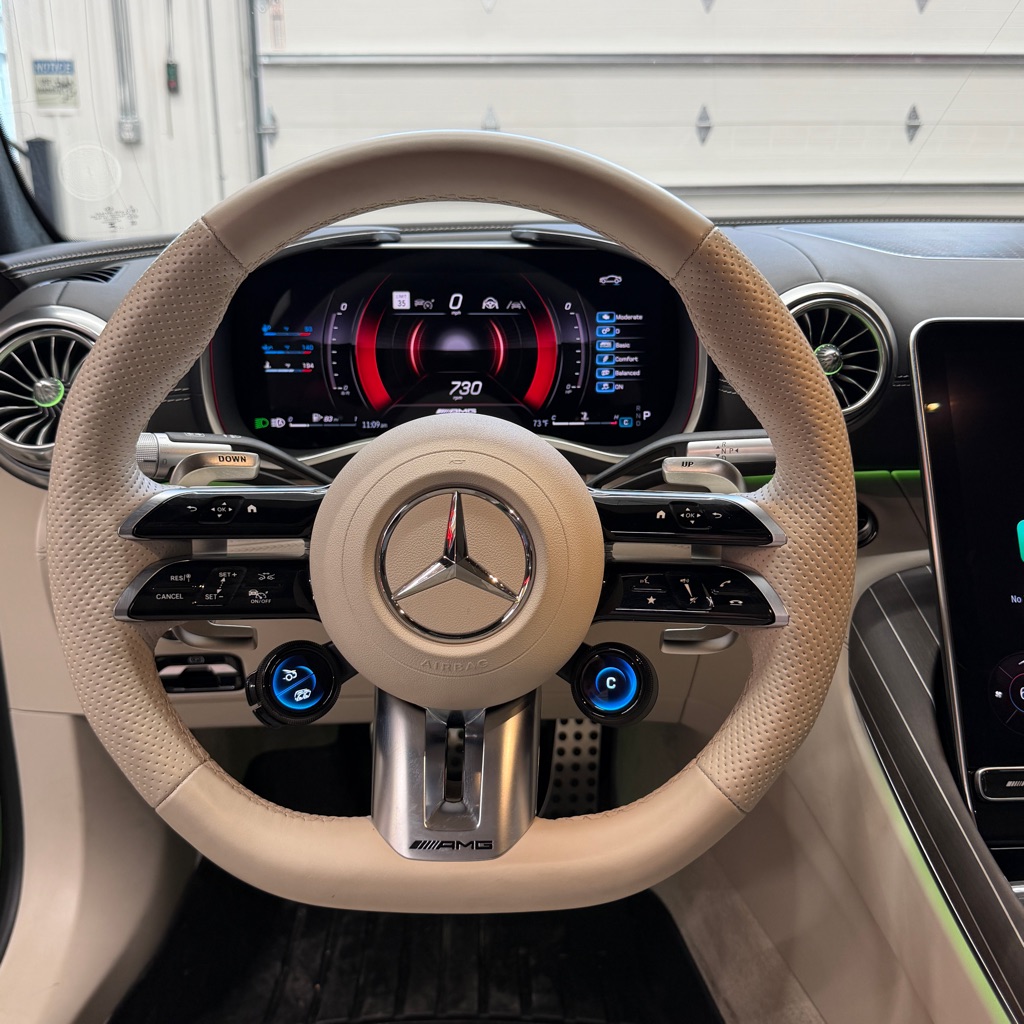 Photo 16 of this MERCEDES-BENZ SL-CLASS