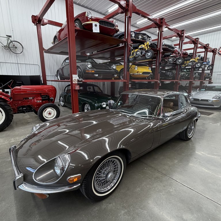 Photo 2 of this JAGUAR E-TYPE