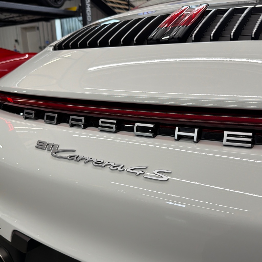 Photo 28 of this PORSCHE 911