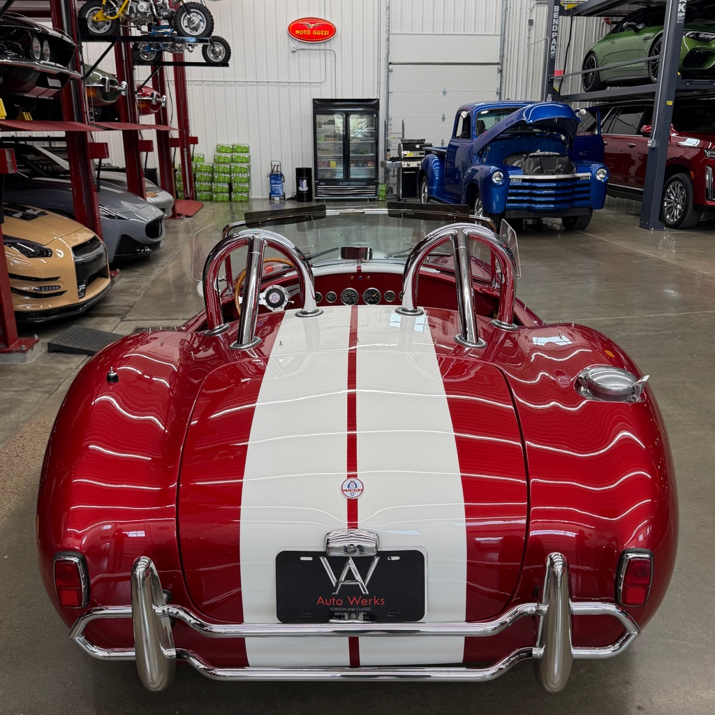 Photo 4 of this COBRA 427 SHELBY
