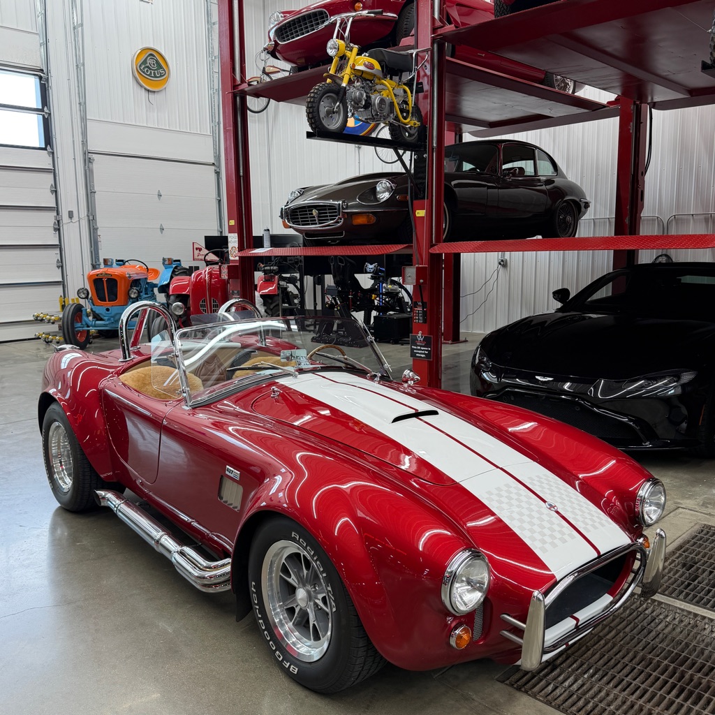 Photo 2 of this COBRA 427 SHELBY