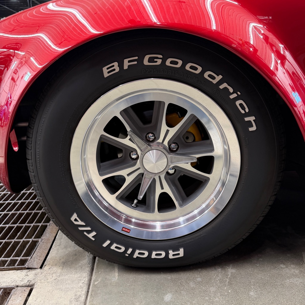 Photo 14 of this COBRA 427 SHELBY