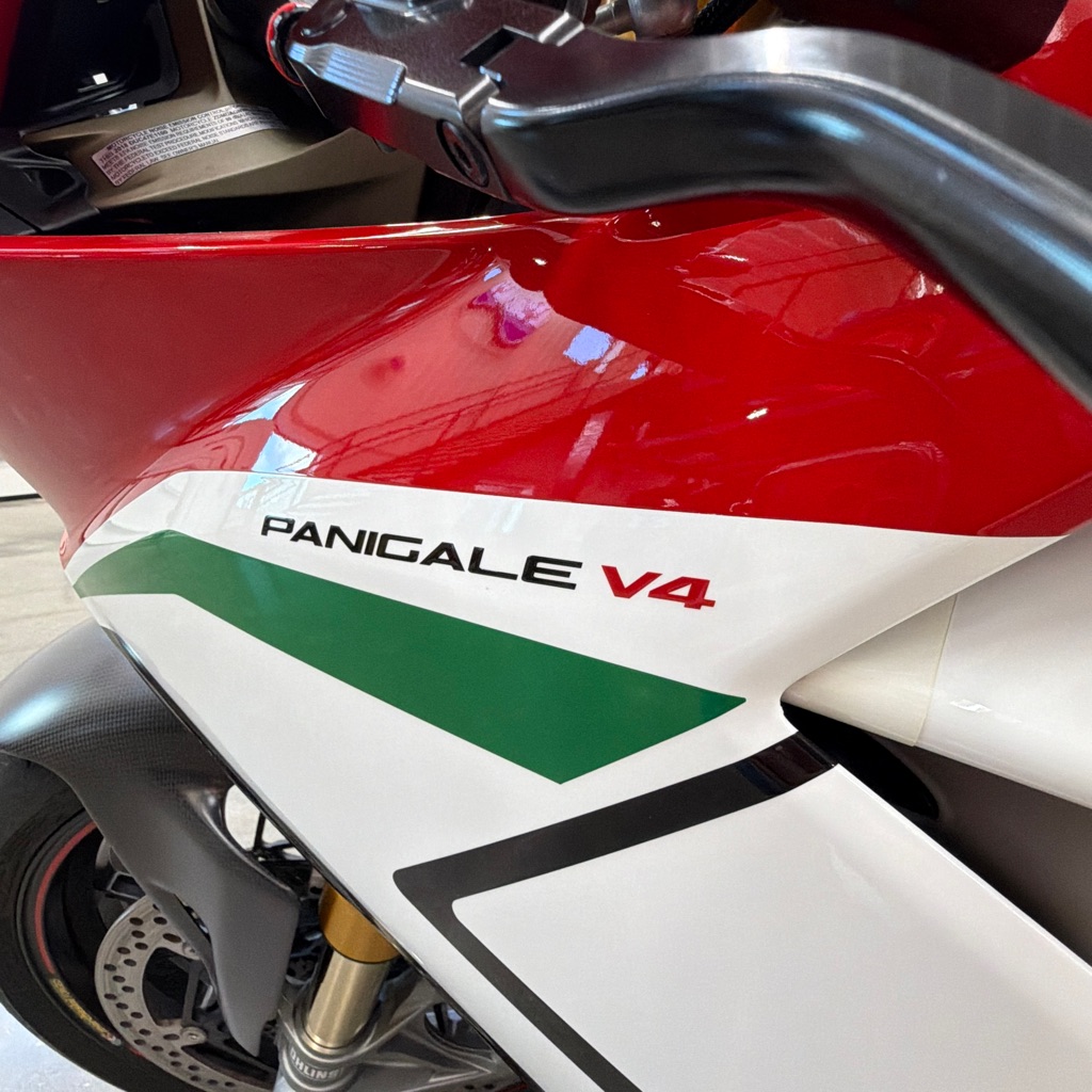Photo 9 of this DUCATI PANIGALE V4