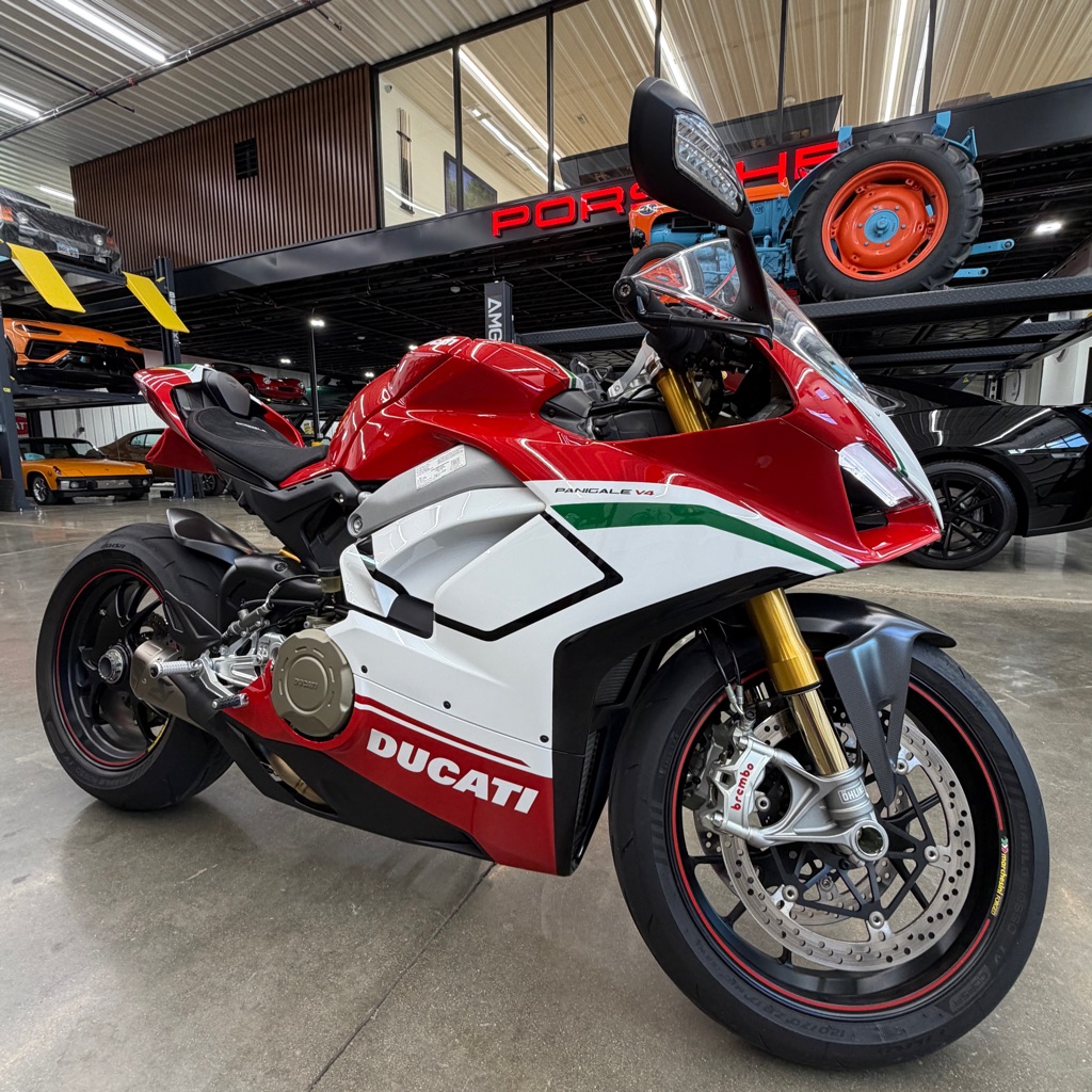 Photo 3 of this DUCATI PANIGALE V4