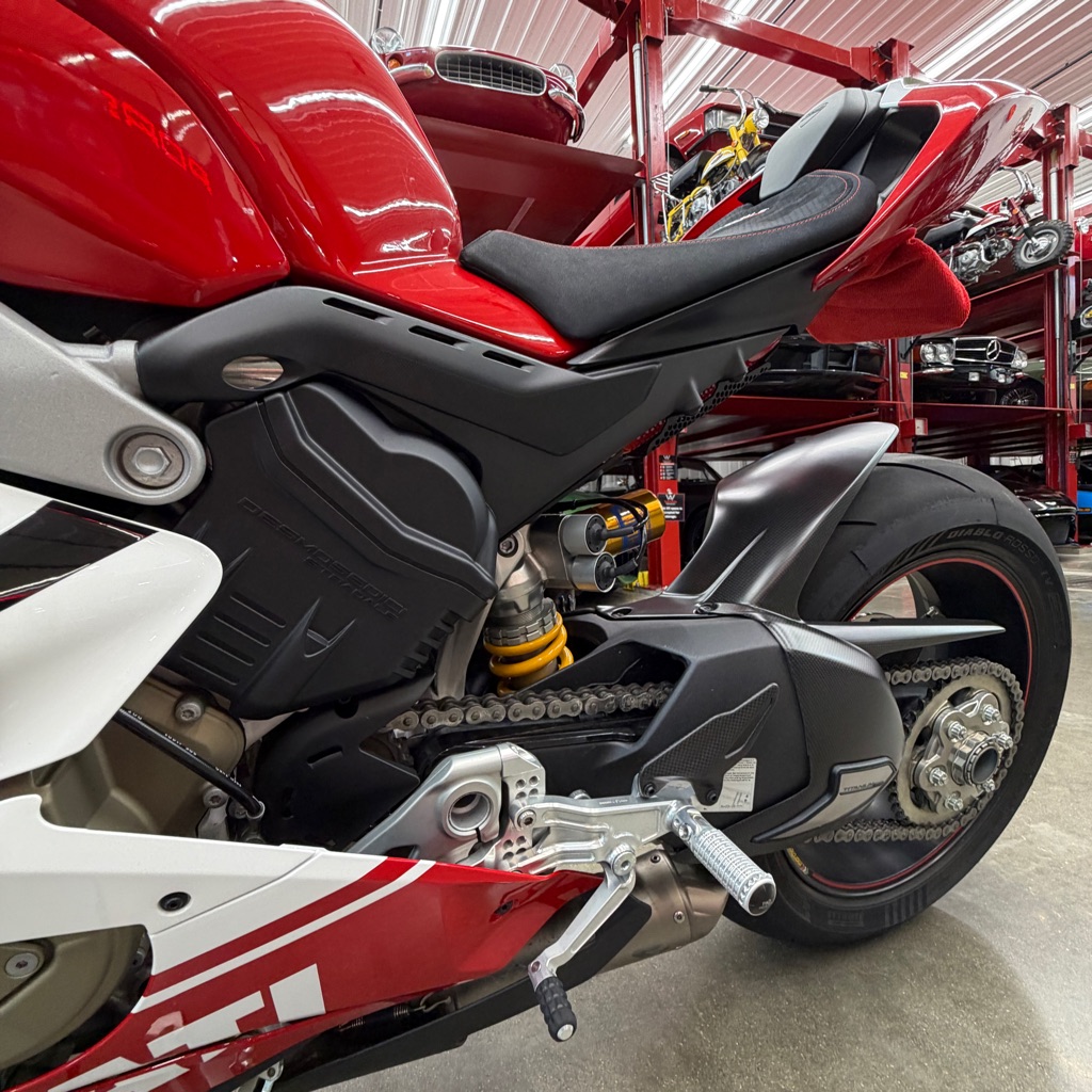 Photo 7 of this DUCATI PANIGALE V4