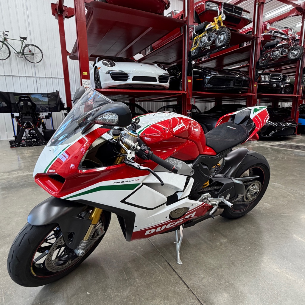 Photo 2 of this DUCATI PANIGALE V4