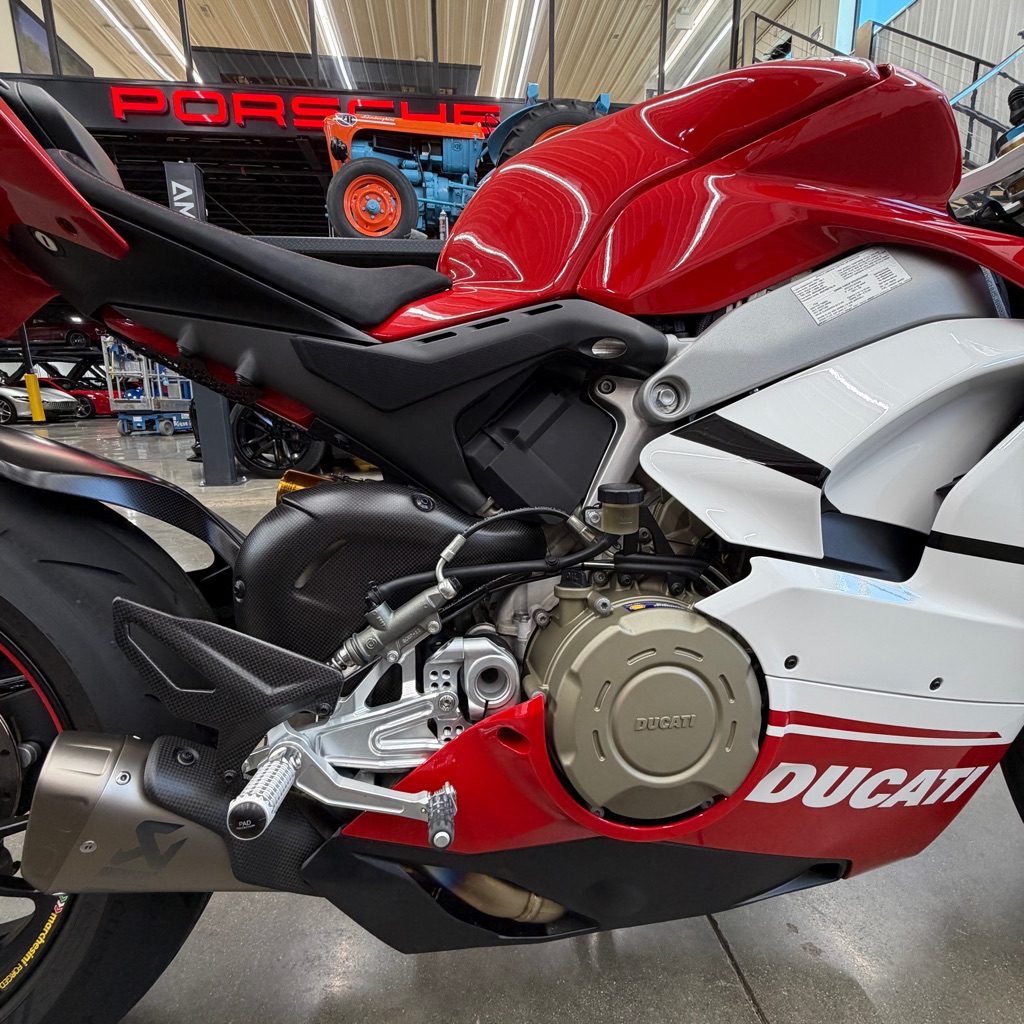 Photo 5 of this DUCATI PANIGALE V4