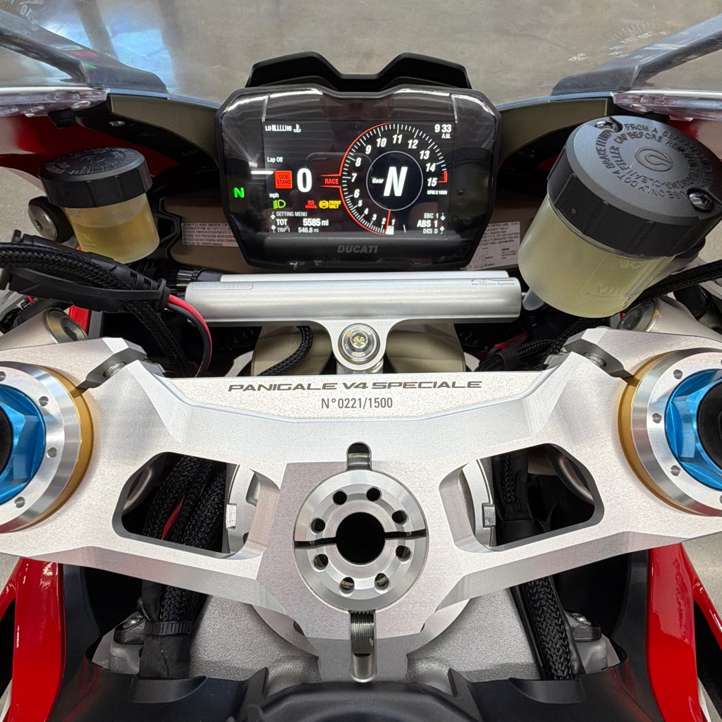 Photo 18 of this DUCATI PANIGALE V4