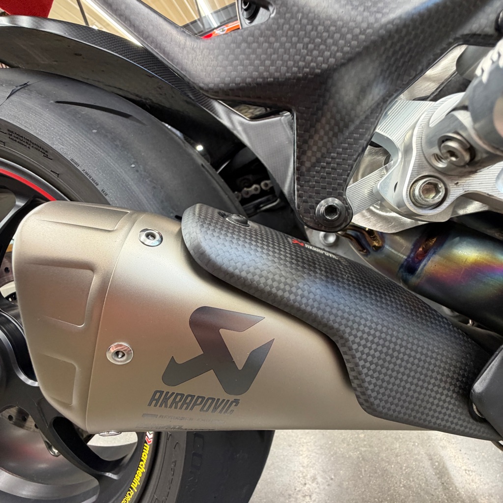 Photo 6 of this DUCATI PANIGALE V4