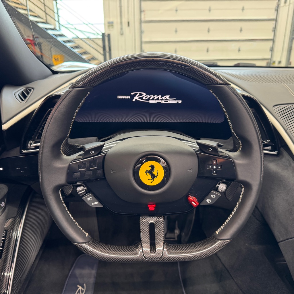 Photo 15 of this FERRARI ROMA SPIDER