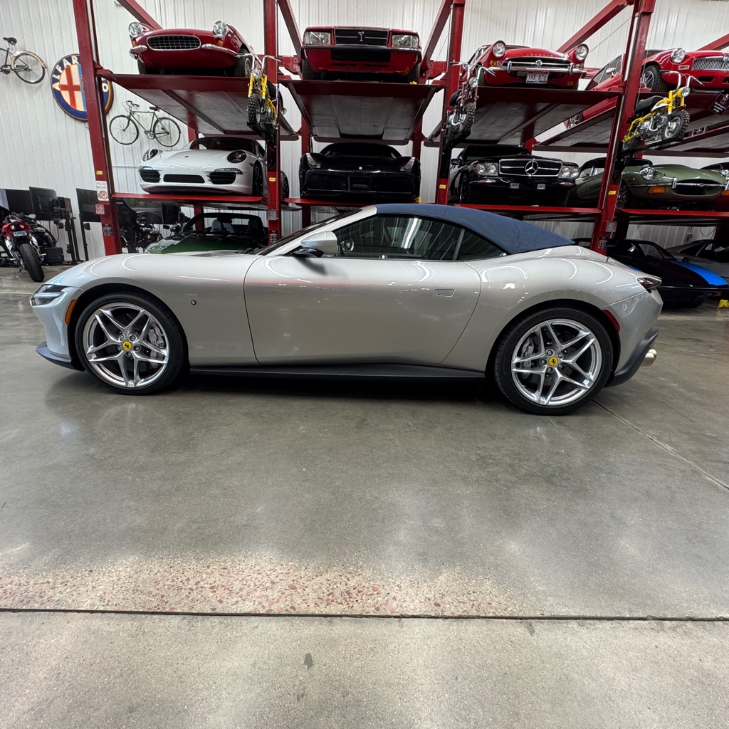 Photo 2 of this FERRARI ROMA SPIDER