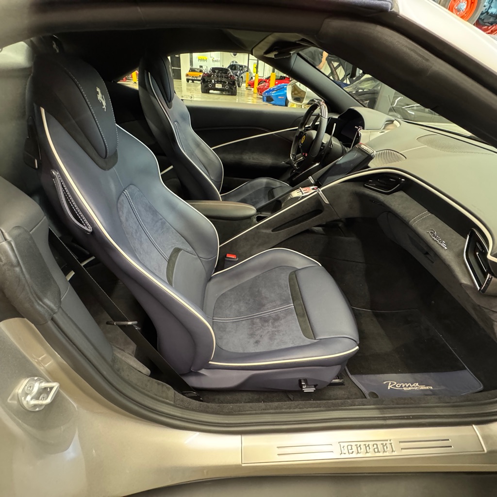 Photo 8 of this FERRARI ROMA SPIDER