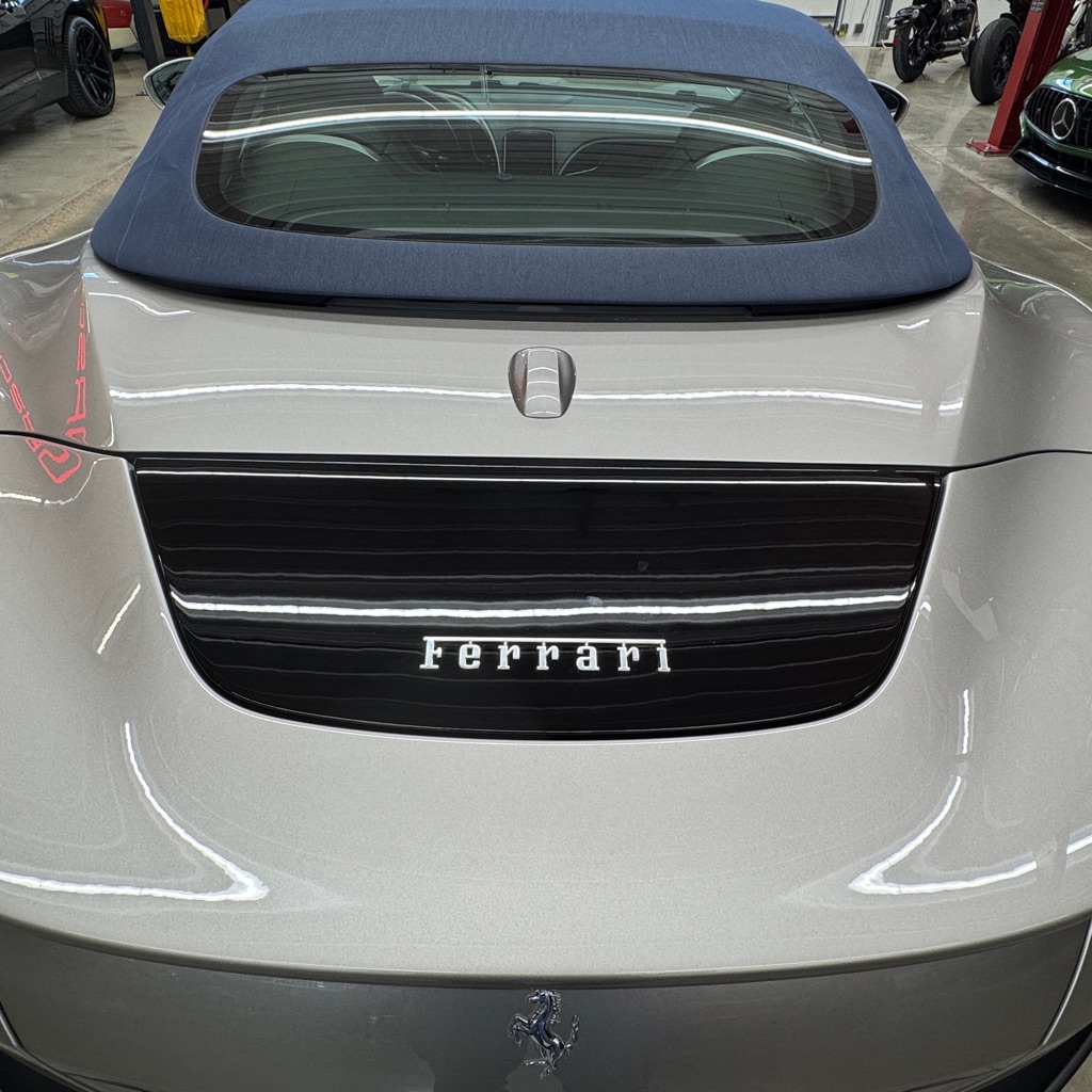 Photo 5 of this FERRARI ROMA SPIDER