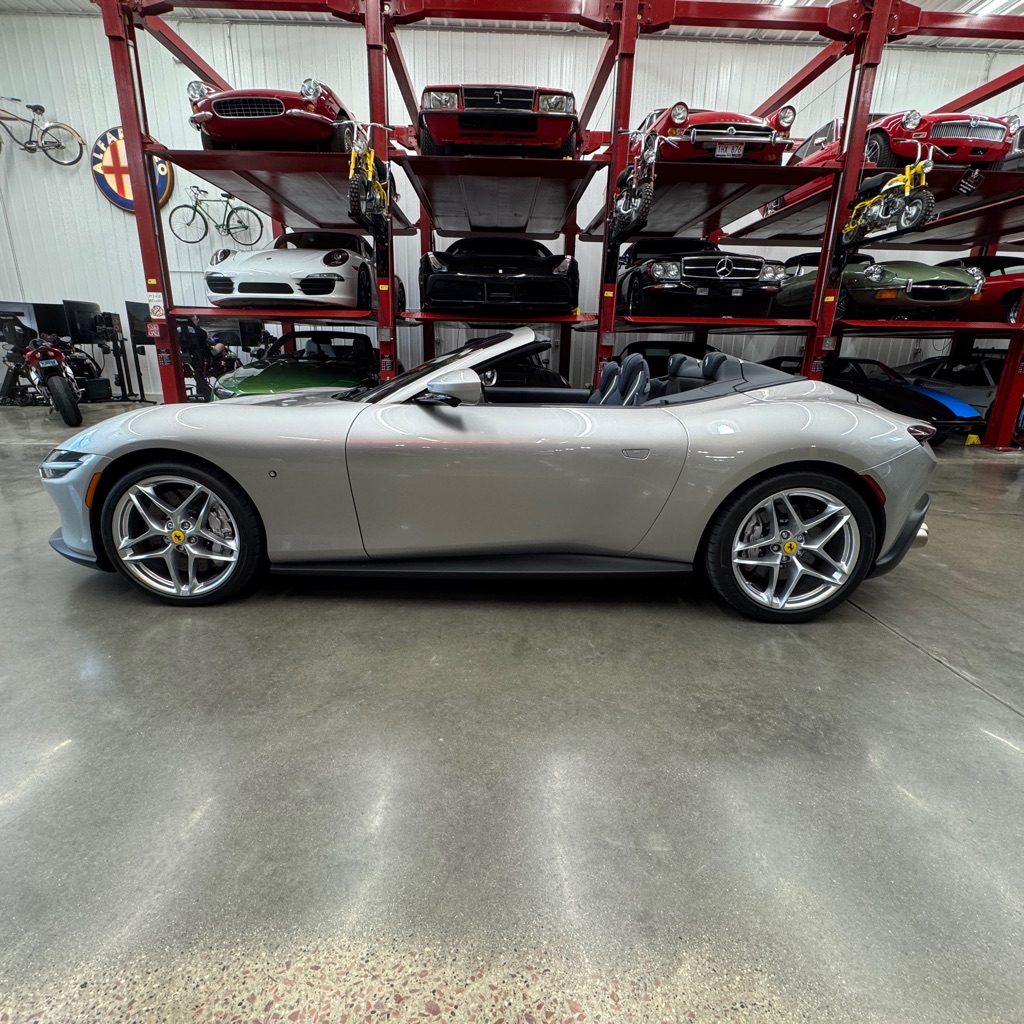 Photo 6 of this FERRARI ROMA SPIDER