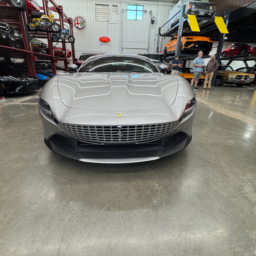 Photo 3 of this FERRARI ROMA SPIDER