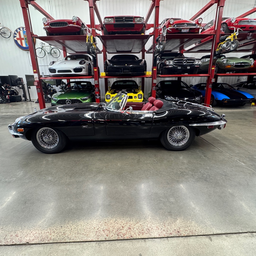 Photo 2 of this JAGUAR E-TYPE