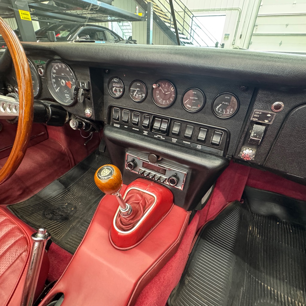 Photo 14 of this JAGUAR E-TYPE