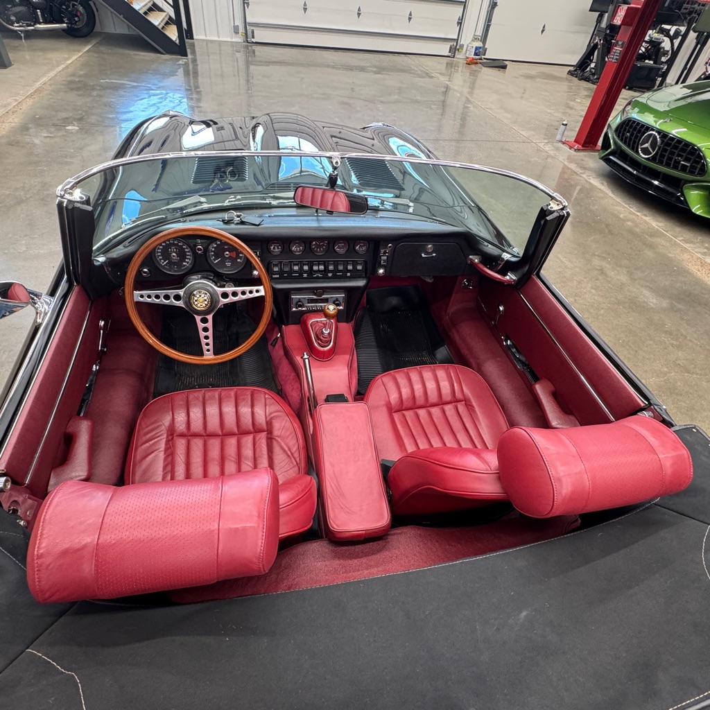 Photo 9 of this JAGUAR E-TYPE