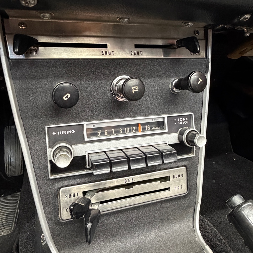 Photo 13 of this DATSUN 2000