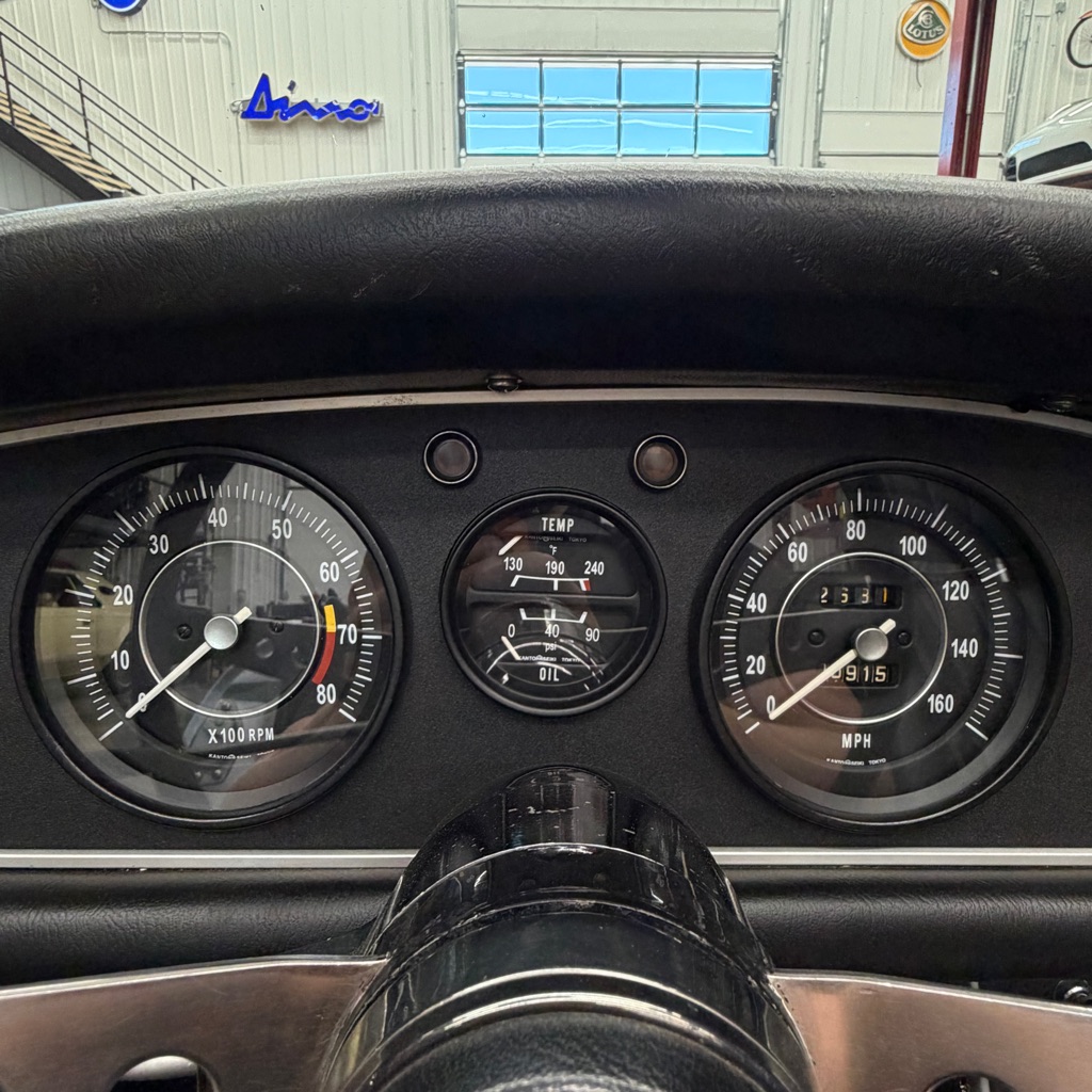 Photo 11 of this DATSUN 2000