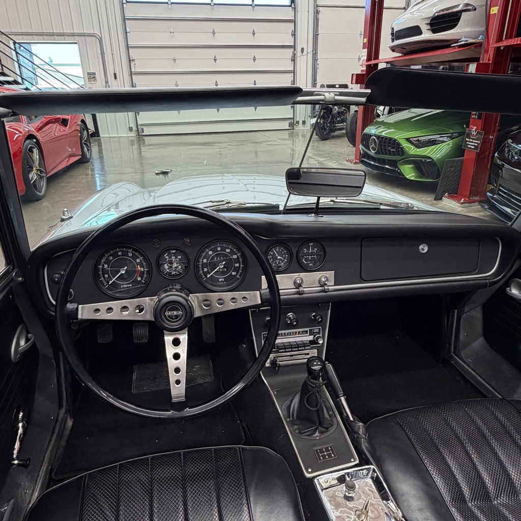 Photo 10 of this DATSUN 2000
