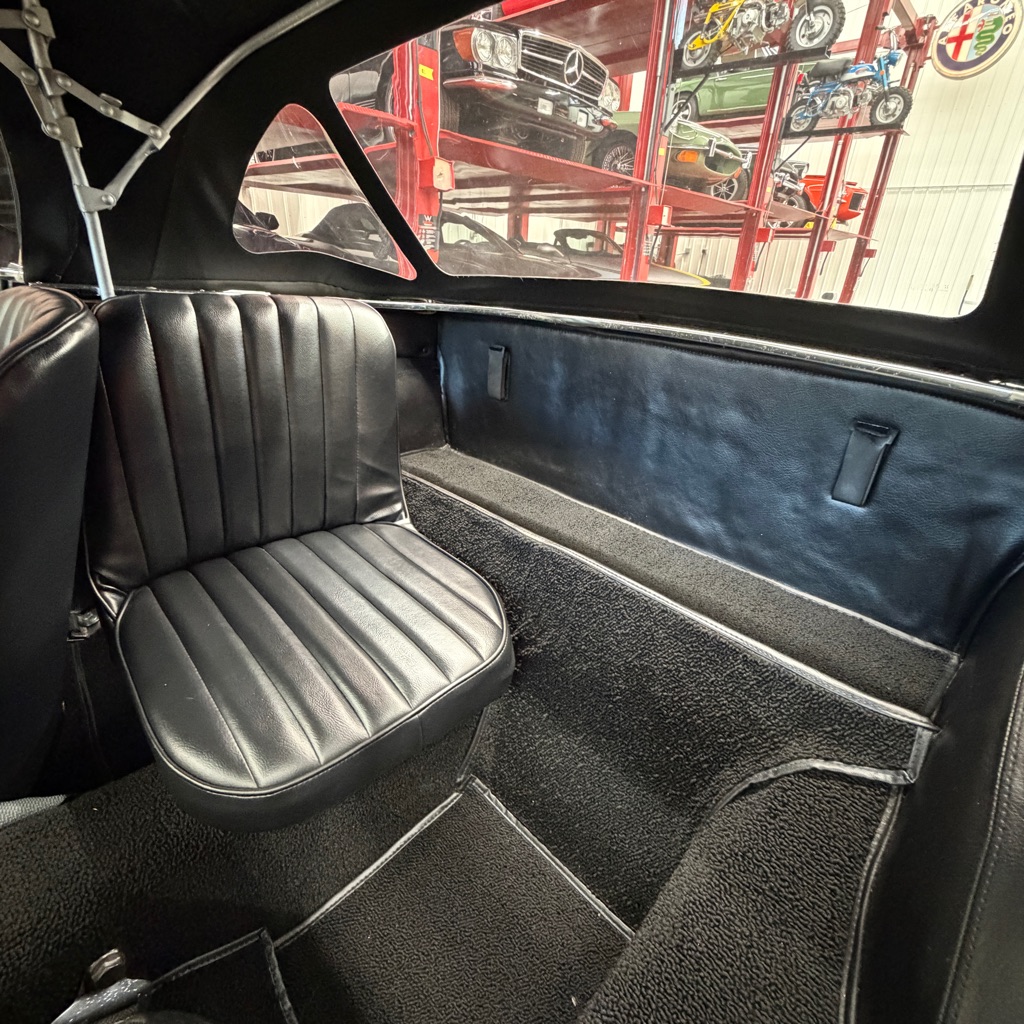 Photo 7 of this DATSUN 1500