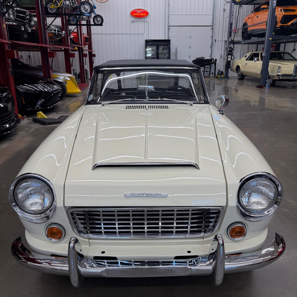 Photo 3 of this DATSUN 1500