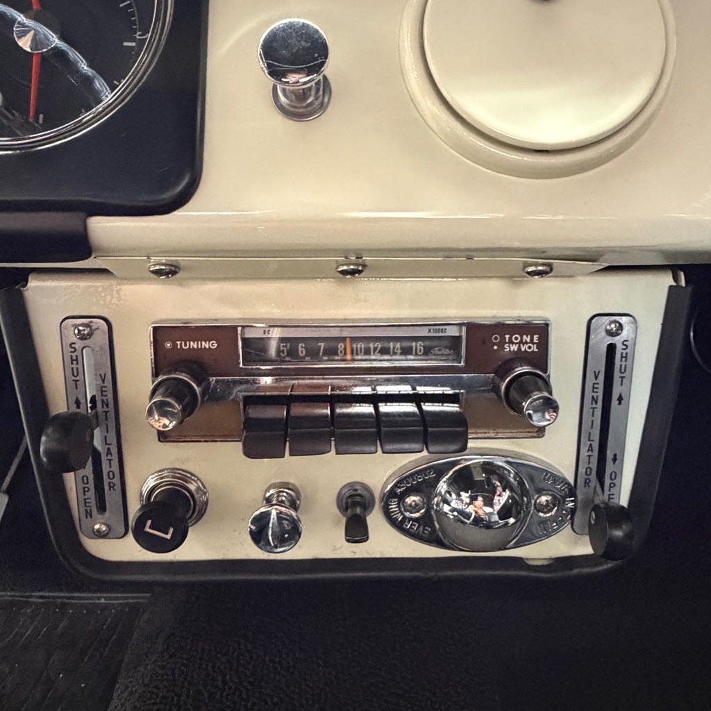 Photo 13 of this DATSUN 1500