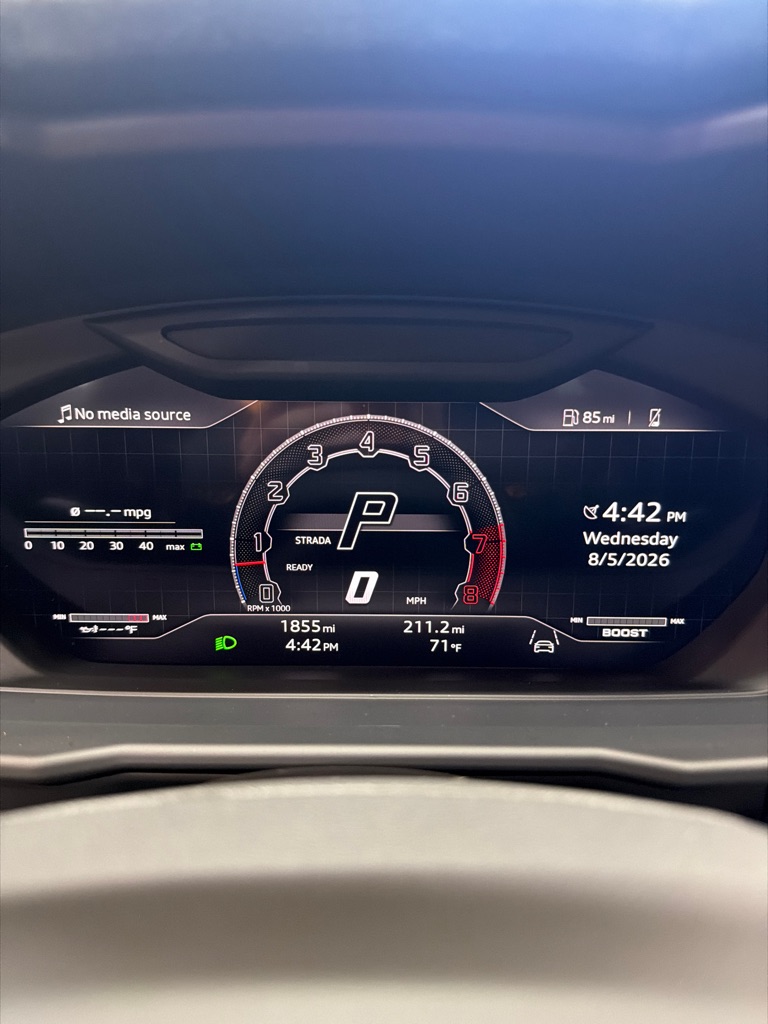 Photo 9 of this LAMBORGHINI URUS