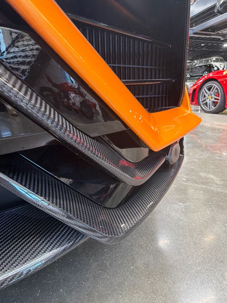 Photo 34 of this LAMBORGHINI URUS