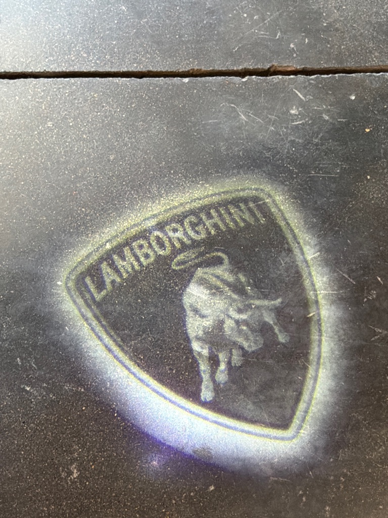 Photo 28 of this LAMBORGHINI URUS