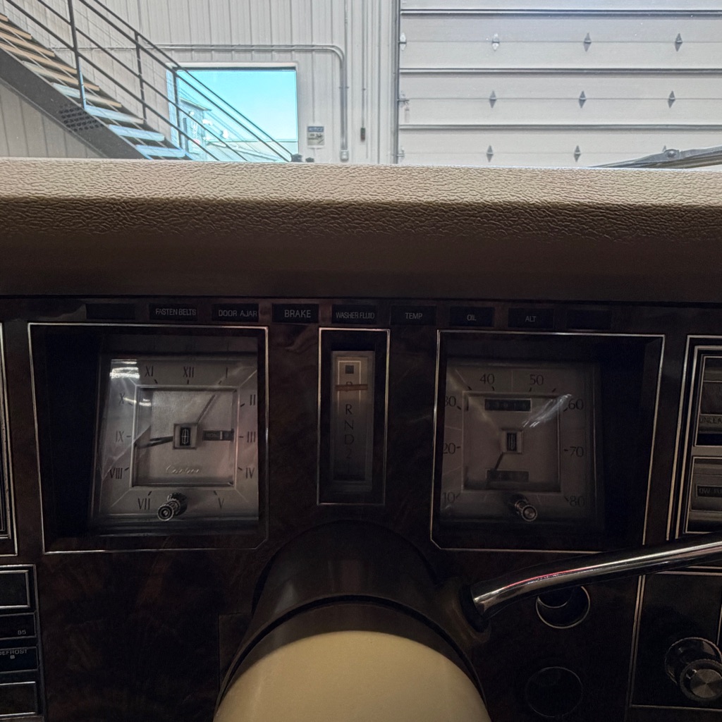 Photo 12 of this LINCOLN CONTINENTAL