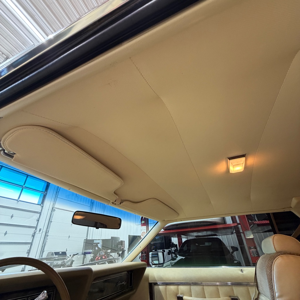 Photo 17 of this LINCOLN CONTINENTAL
