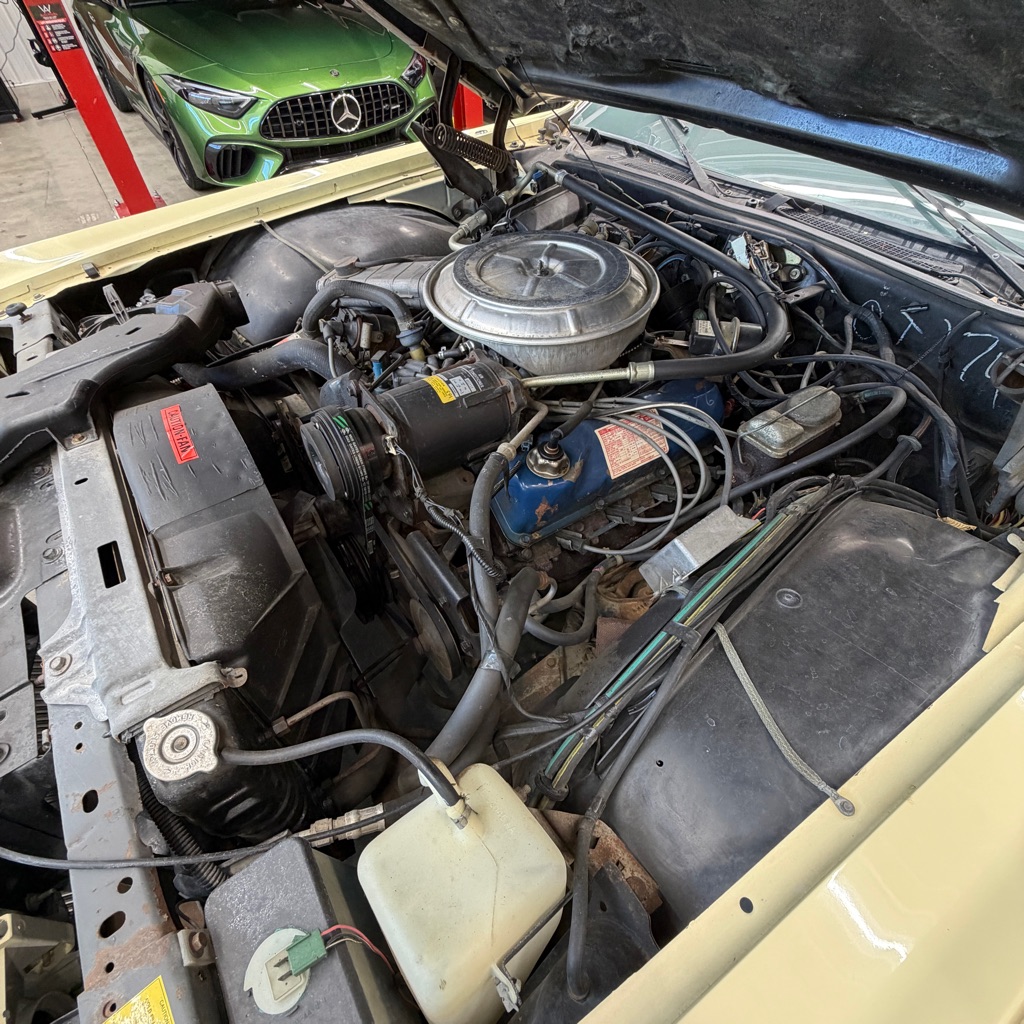 Photo 22 of this LINCOLN CONTINENTAL