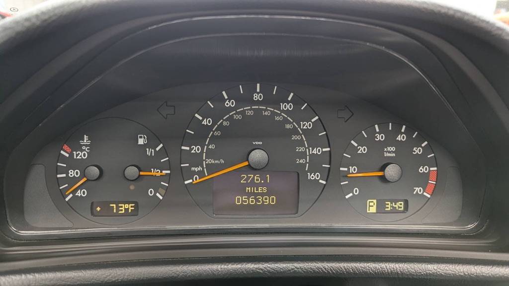 Photo 14 of this MERCEDES-BENZ CLK