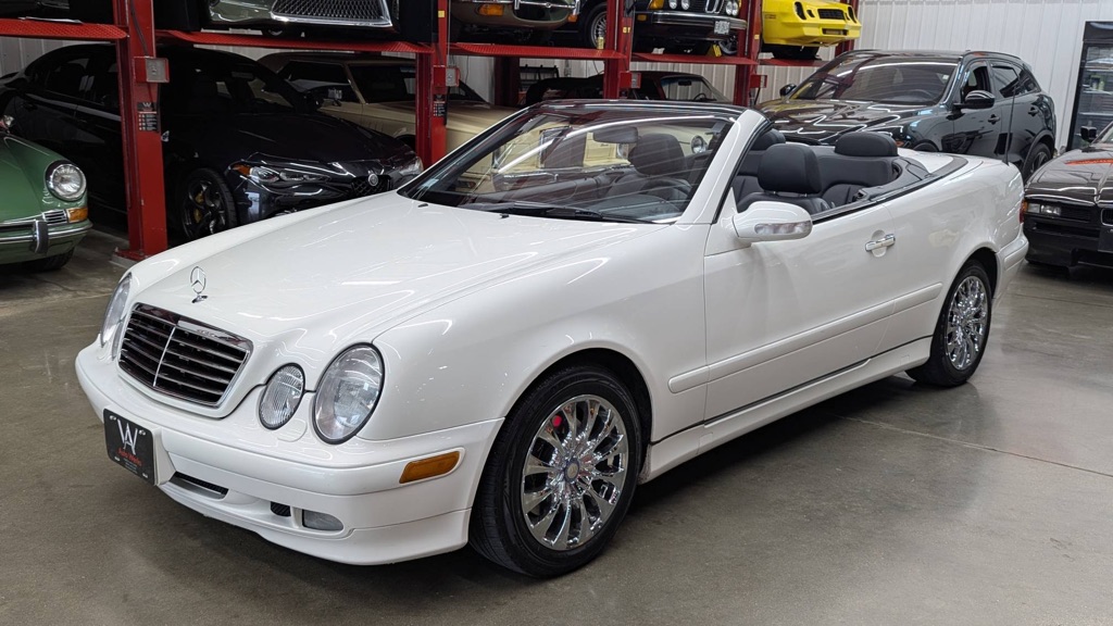 Photo 3 of this MERCEDES-BENZ CLK