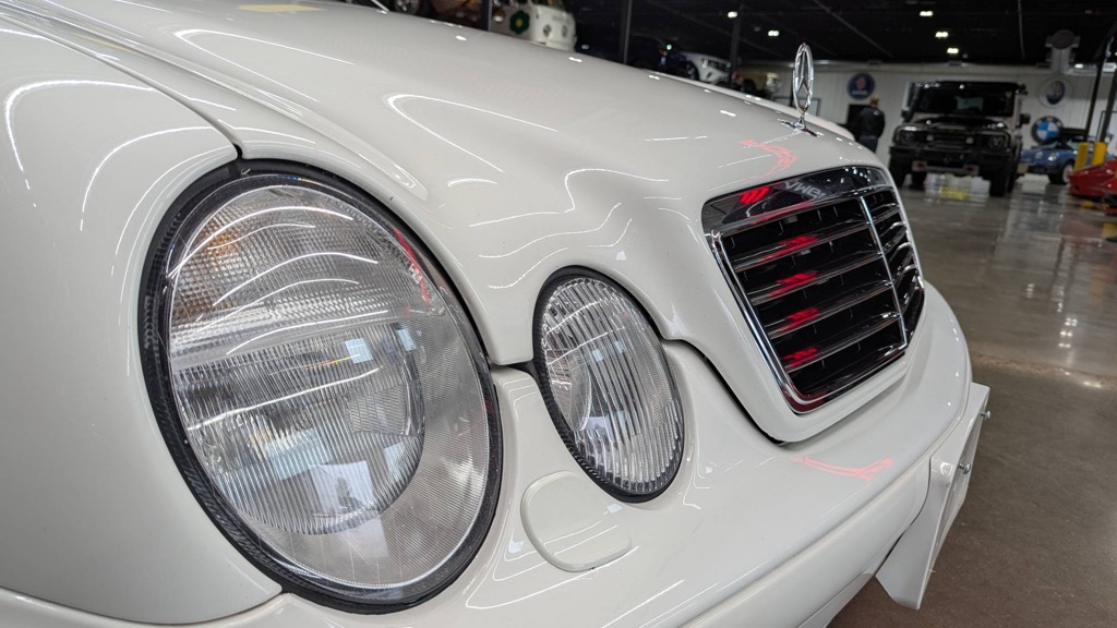 Photo 21 of this MERCEDES-BENZ CLK