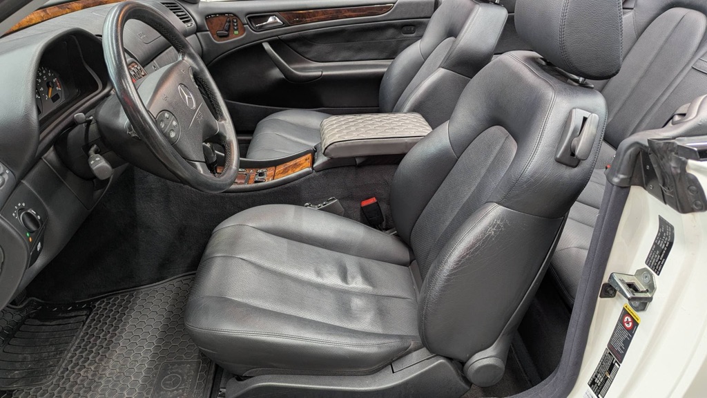 Photo 12 of this MERCEDES-BENZ CLK