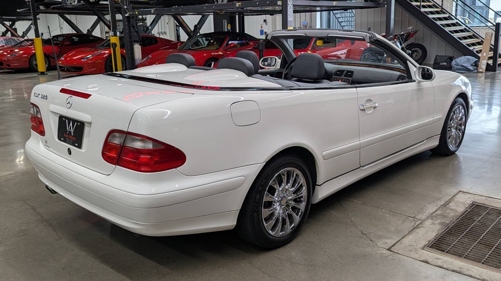 Photo 7 of this MERCEDES-BENZ CLK