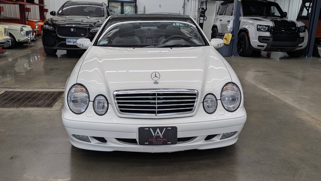 Photo 2 of this MERCEDES-BENZ CLK