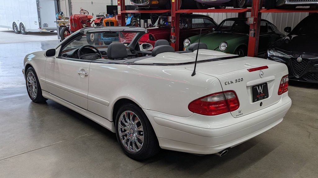 Photo 5 of this MERCEDES-BENZ CLK