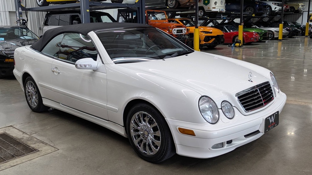 Photo 9 of this MERCEDES-BENZ CLK