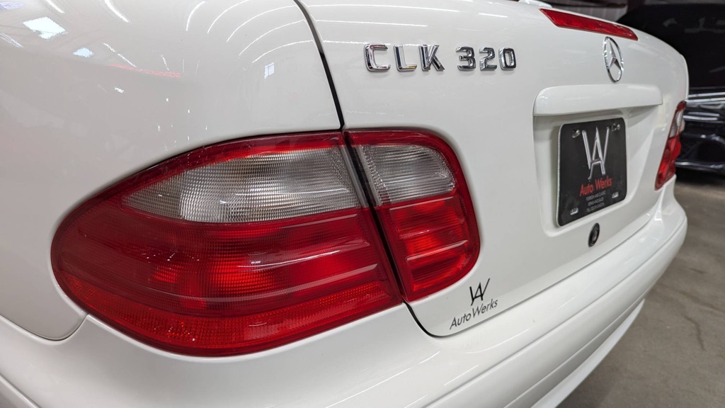 Photo 20 of this MERCEDES-BENZ CLK