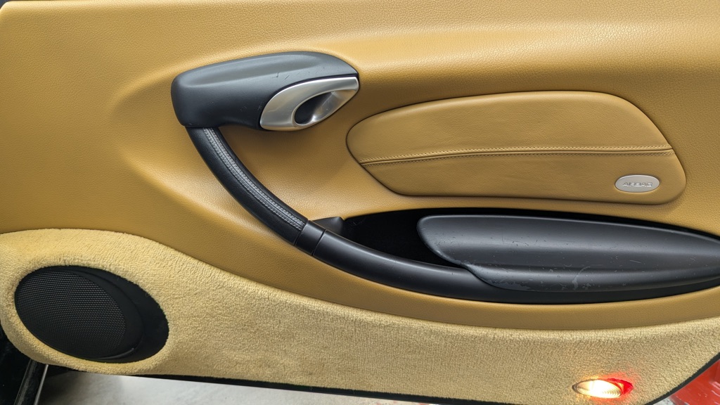 Photo 18 of this PORSCHE BOXSTER