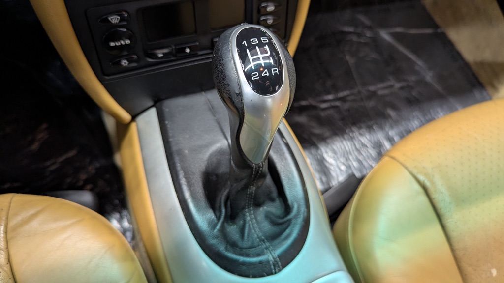 Photo 16 of this PORSCHE BOXSTER