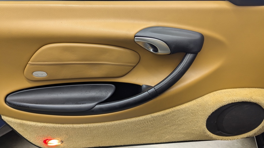 Photo 17 of this PORSCHE BOXSTER