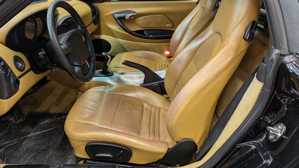 Photo 9 of this PORSCHE BOXSTER